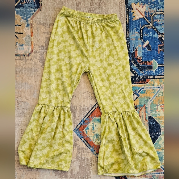 Outfit, 3T, top and bottoms. - Picture 3 of 4